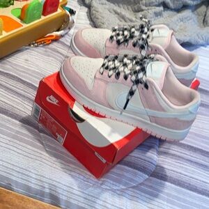 Sweude nike dunks pink